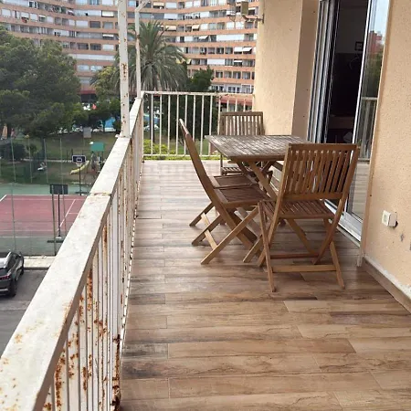 Cap Llevant 25 * Roses