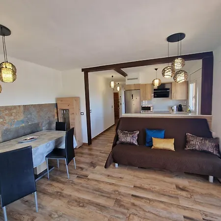 Cap Llevant 25 *